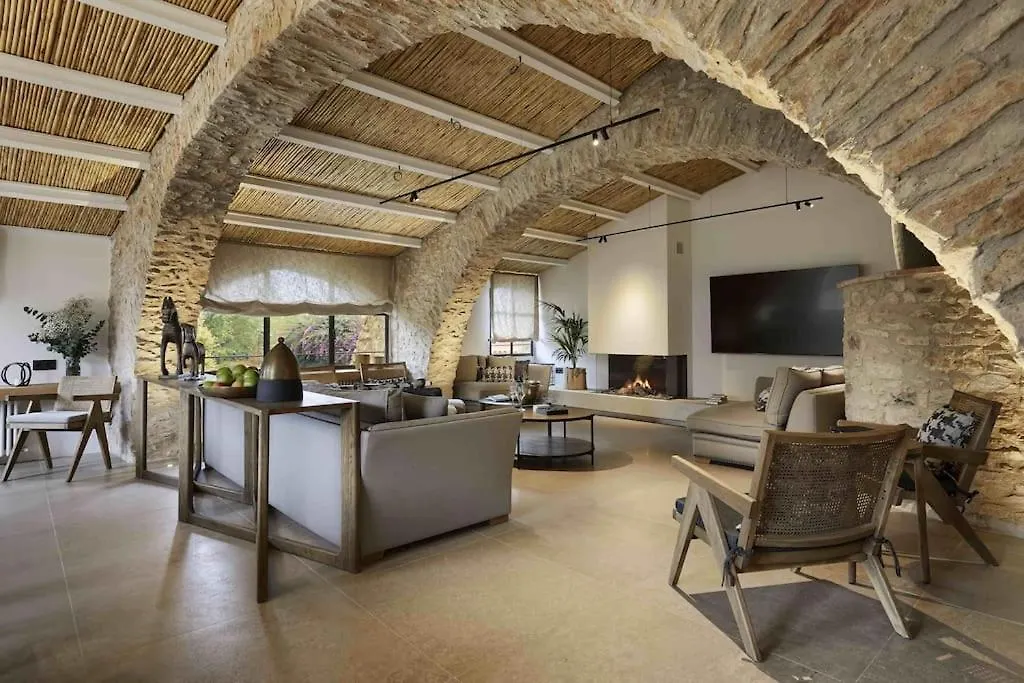Turisme Rural Mas Ametller - Casa Gran 8 Persones contacts